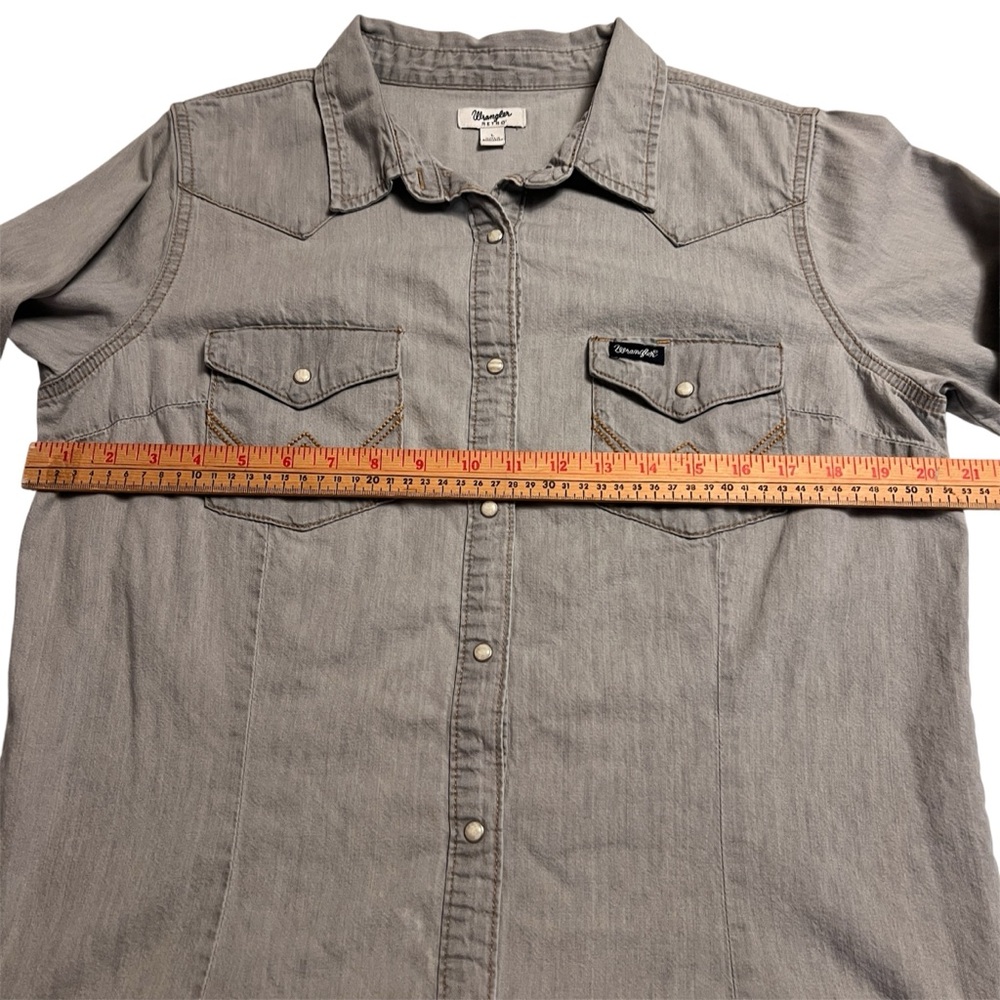 Wrangler Retro Denim Western Snap Shirt Women’s Large Pearl Snaps - Picture 2 of 8